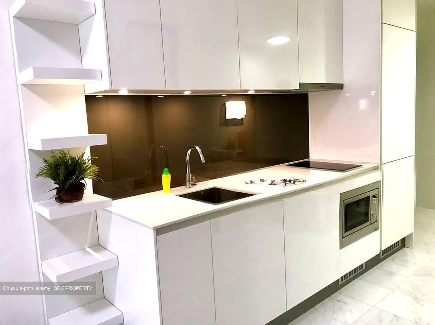 Metro Loft (D14), Apartment #556628691